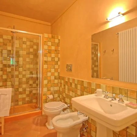 Villa Lastro Sleeps 16 Pool Wifi