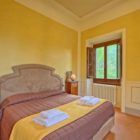 Villa Lastro Sleeps 16 Pool Wifi *