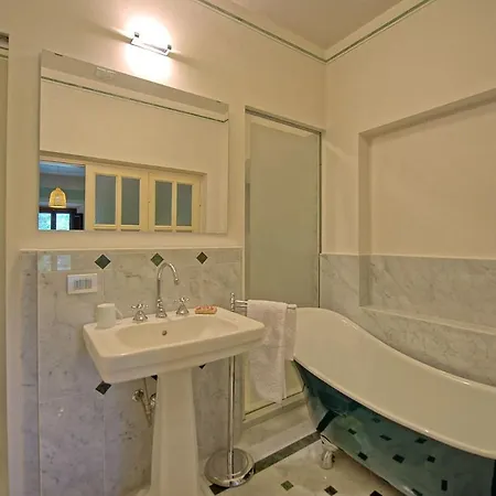 Villa Lastro Sleeps 16 Pool Wifi